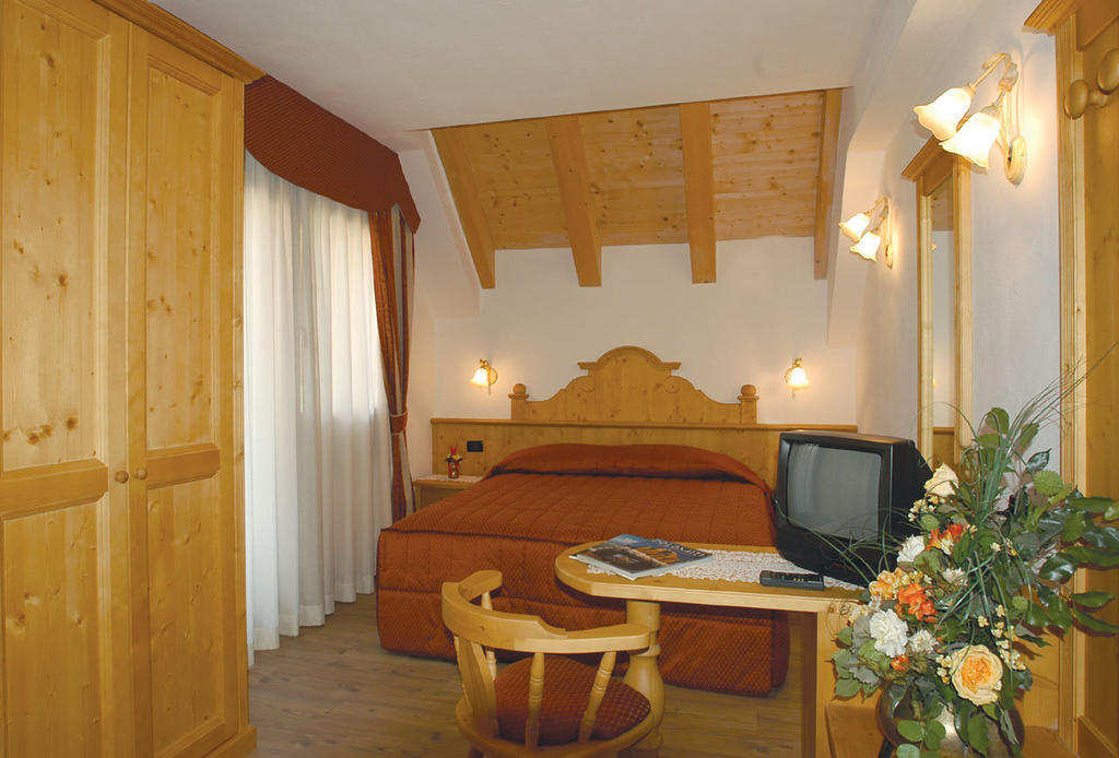 Hotel Rifugio Passo Staulanza Zoldo Alto Pokoj fotografie